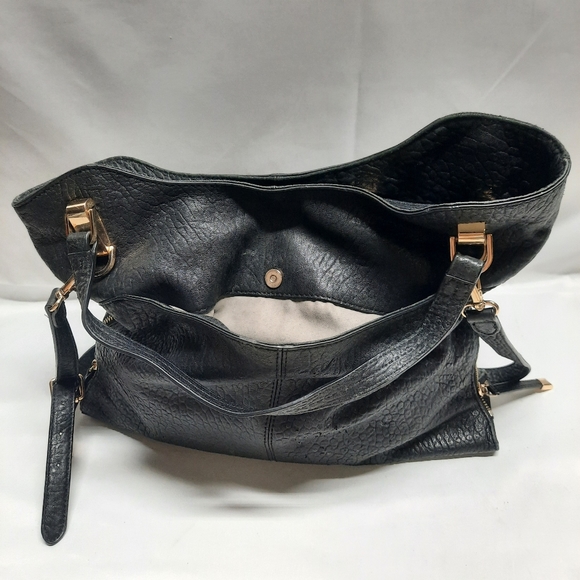 Vince Camuto Pebbled Black Lamb Leather Lg Shoulder Handbag/Crossbody